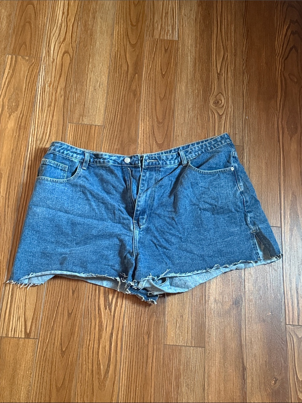 PrettyLittleThing Blue Denim High-Rise Cutoff Shorts